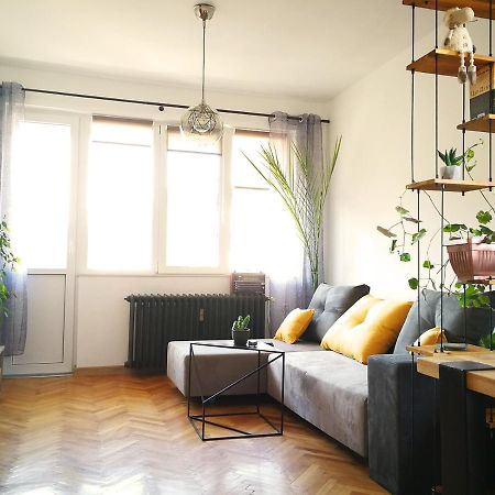 Sunny Downtown Apartment For 4 Sofia Eksteriør billede