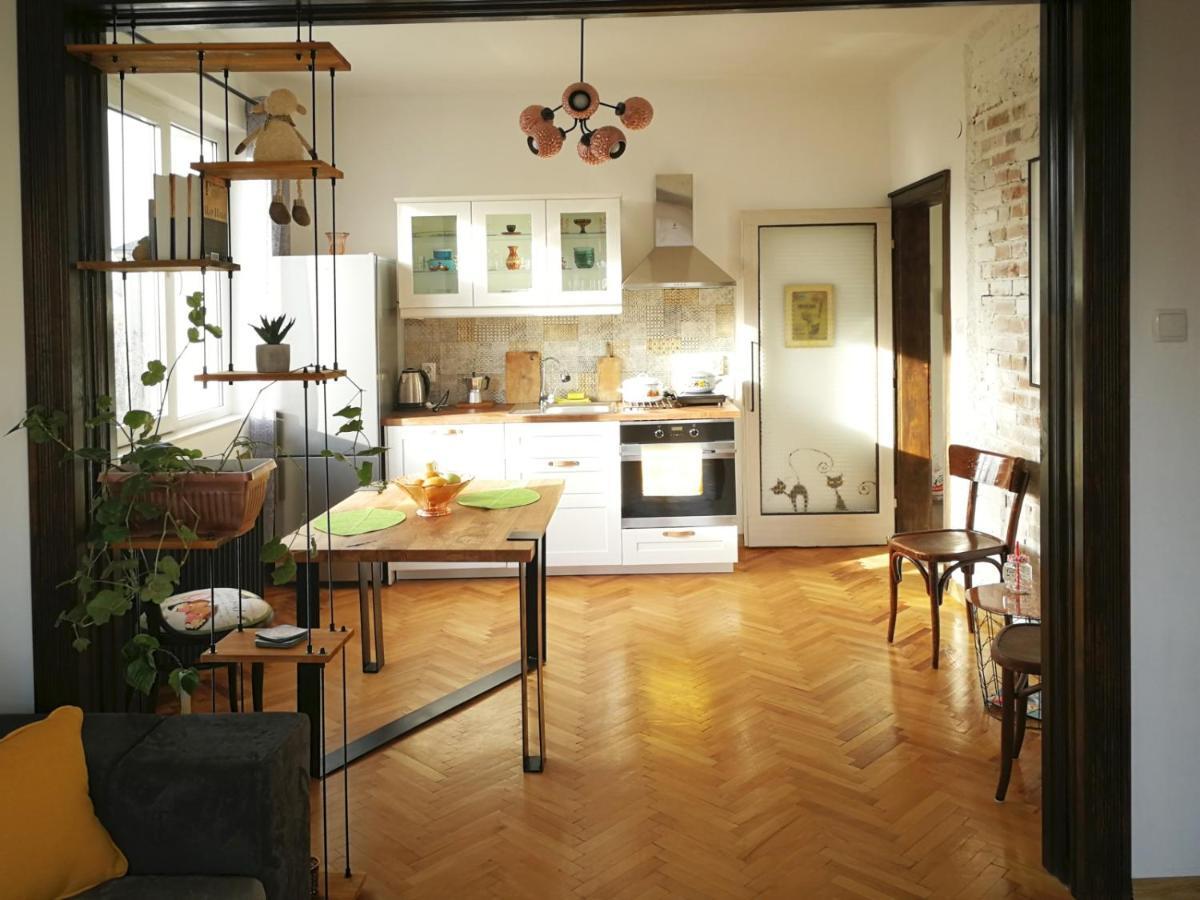 Sunny Downtown Apartment For 4 Sofia Eksteriør billede