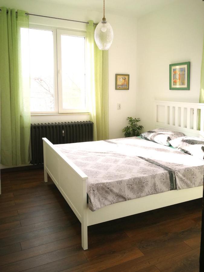 Sunny Downtown Apartment For 4 Sofia Eksteriør billede