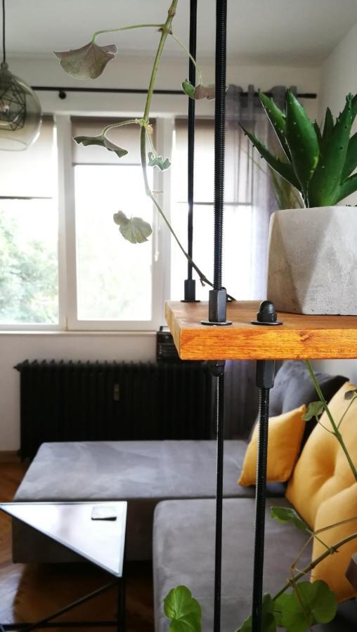 Sunny Downtown Apartment For 4 Sofia Eksteriør billede