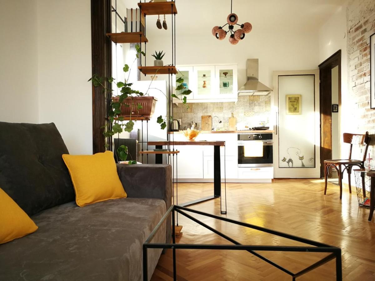Sunny Downtown Apartment For 4 Sofia Eksteriør billede